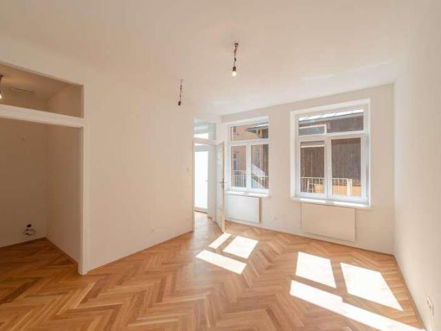 Generalsaniertes 1 Zimmer wohnung mit Terrasse