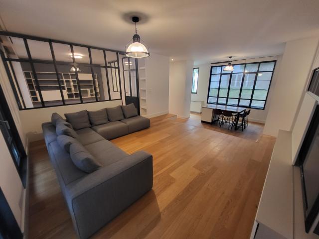 GENEVA JUNCTION HERVORRAGENDE AKTUELLE 5 ZIMMER HALBMÖBLIERTE WOHNUNG für Kurzzeitmiete 3 Monate