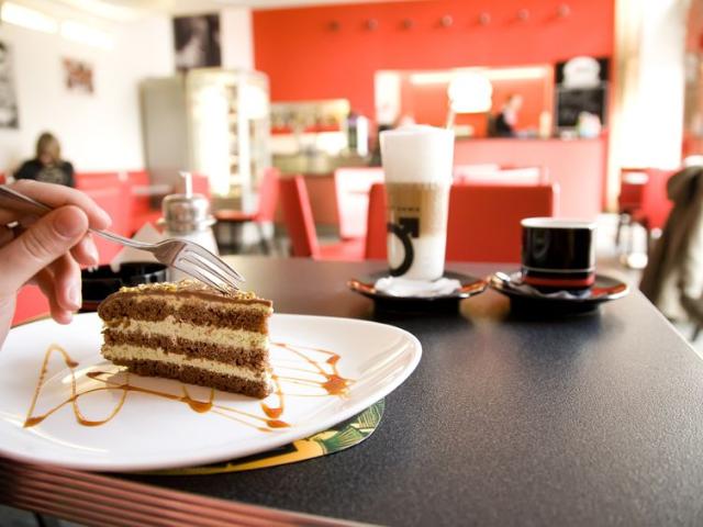GENÈVE PLAINPALAIS: BRUNCH / TEA ROOM SEHR GUT GELEGEN ZUM VERKAUF