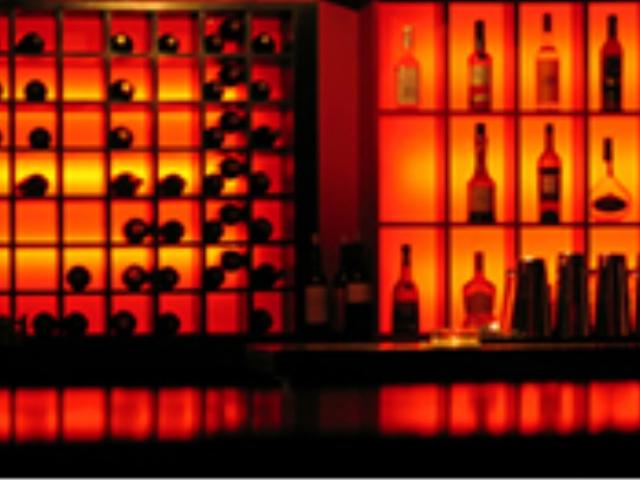 GENF GROSSE FESTLICHE BAR WIRD ÜBERGEBEN