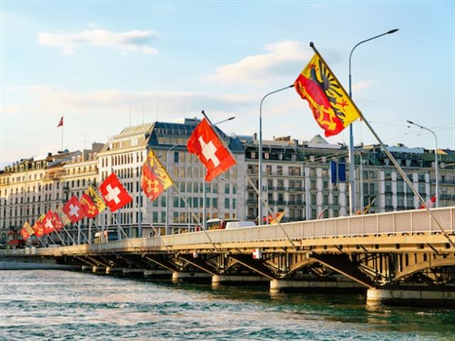 GENF QUAI GUSTAVE ADOR PRÄCHTIGES BÜRO VON 233 M2 ZU VERMIETEN