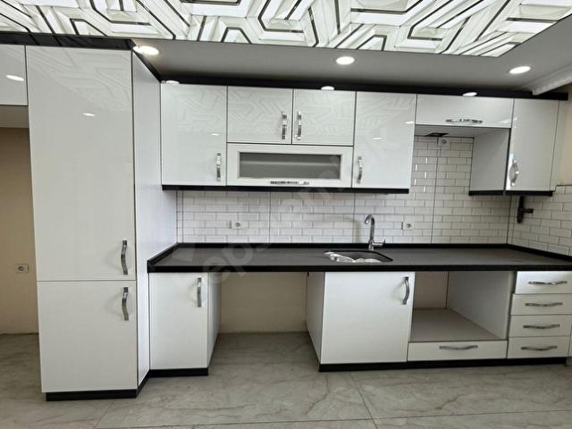 GENİŞ METRE KARE SATILIK 3+1 EBEVEYN BANYOLU BALKONLU DAİRE