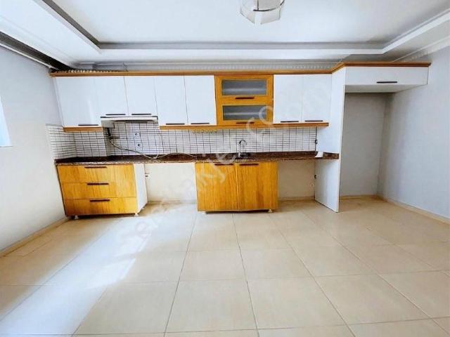 Geniş Aileler İçin Ara Kat Konforunda, Masrafsız 100 M² Yenikent’te Sahibinden Daire