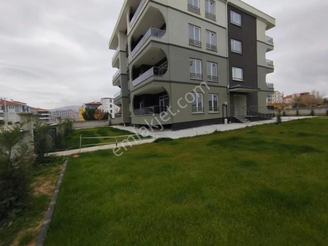 Geniş, Ferah, Şafak Caddesi Yakını 1+1 Kiralık Daire