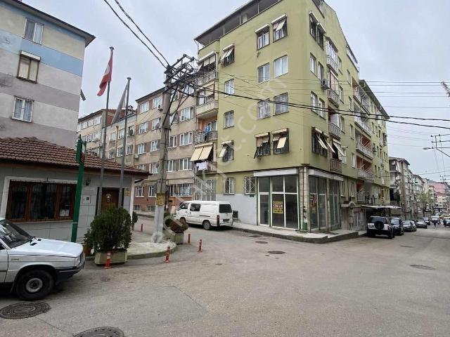 Geniş Ferah Ve Asansörlü Daire