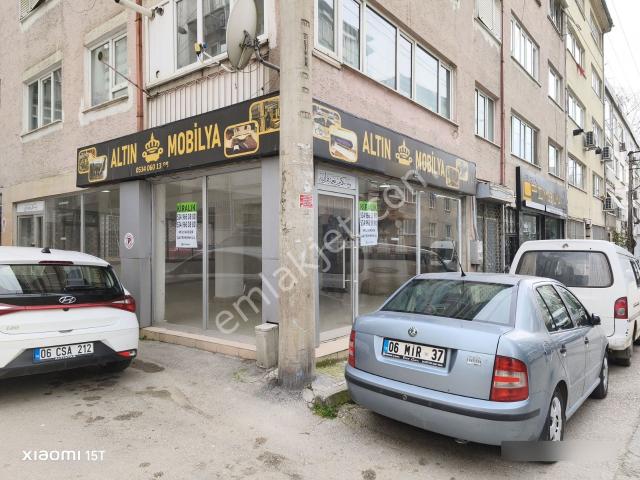 Geniş Vitrinli, 120 M², Prestijli Konumda Kiralık Mağaza/dükkan