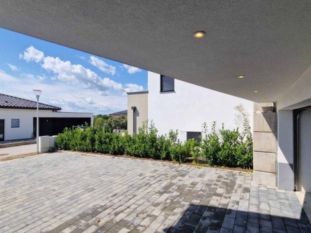 Am Lagerfeuer und lange Abende bei Kerzenschein im Garten mit Freunden! 141m2 Nutzfläche + Doppelgarage