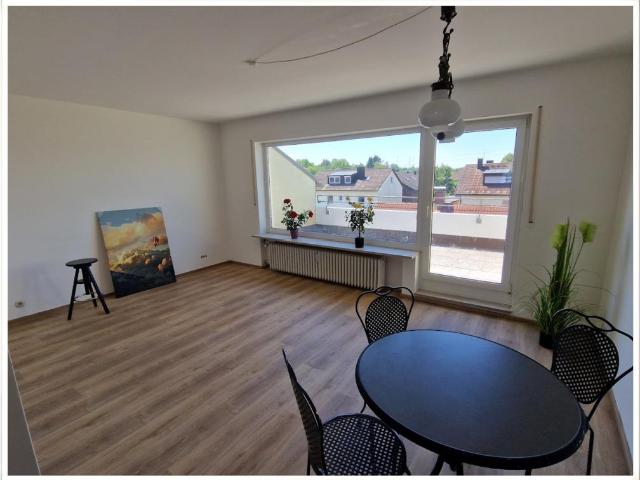 Genießen Sie den Sommer auf Ihrer Dachterrasse! Flotte 2,5 Zimmer Wohnung mit Dachterrasse in Olching Neuesting