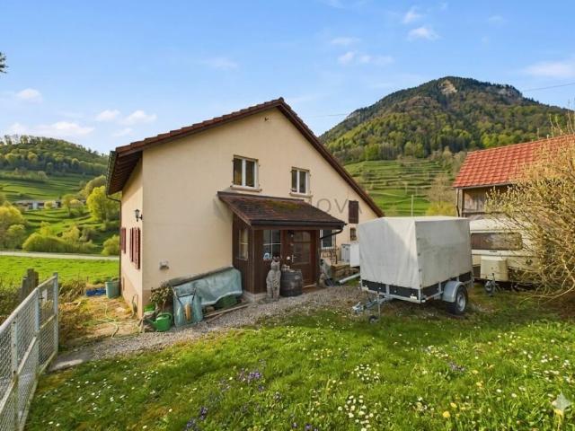 Geniessen Sie die Ruhe umgeben von grünem Einfamilienhaus mit Weitsicht und viel Raum