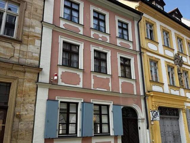 Genießen Sie Urbanes Stadtleben: Barockes Stadthaus in BA Altstadt