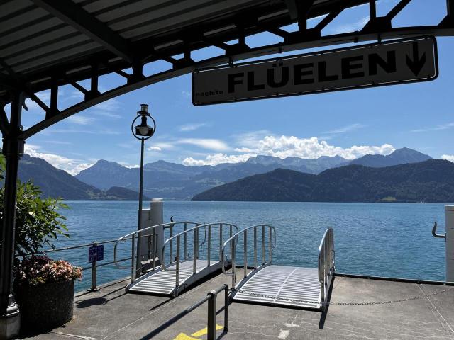 Genossenschaft VERTRAULICHE VERKAUFSMITTEILUNG MIT BESCHAUUNG DES LAKES DER VIER KANTONE
