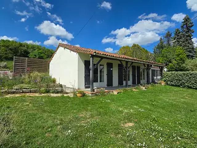 Genouillé 86250 Achat / Vente maison 3 pièces t3 au dernier étage