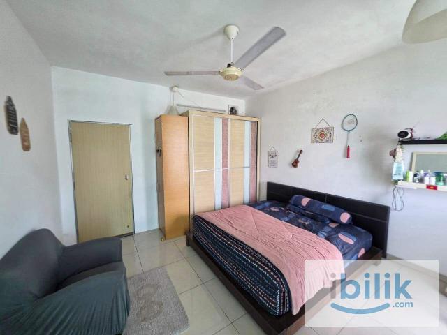 Georgetown big room att balcoly for rent 750 sea veiw