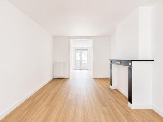 GEORGES HENRI: RENOVATED 3 BEDROOM DUPLEX +/ 103 M2