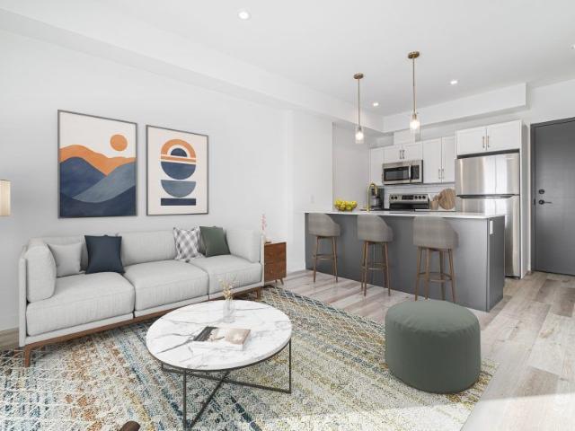 Georgia: Gold Accents – 196 Colony, Winnipeg, MB