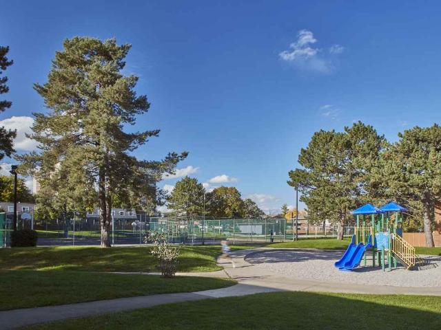 Georgian Court Townhomes 3 Bedroom Apartment for Rent at 610 Surrey Lane, Burlington, ON L7T 3S6 Aldershot South