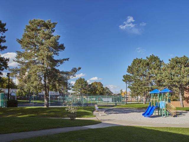 Georgian Court Townhomes 2 Bedroom Apartment for Rent at 610 Surrey Lane, Burlington, ON L7T 3S6 Aldershot South
