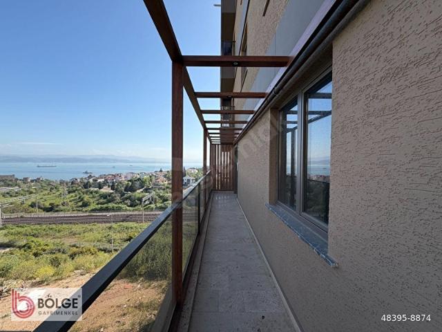 GEBZE BARIŞ MAHALLESİ DENİZ MANZARALI ULTRA LÜKS 2+1 90 M DAİRE