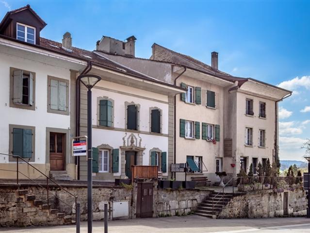 Gebäude mit 6 Einheiten