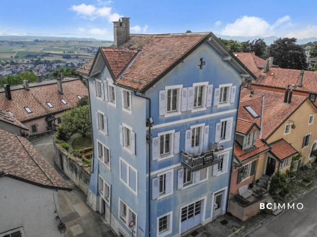 Gebäude zur Renovierung im Dorf Cossonay