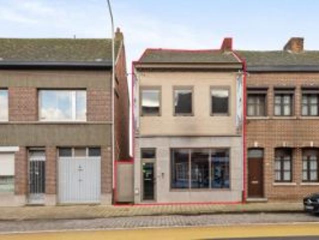 Gebouw met erg veel mogelijkheden qua kantoor, winkel, horec