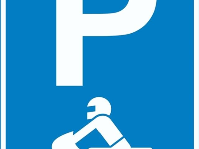 gedeckter Motorradabstellplatz an zentraler Lage in Hochdorf