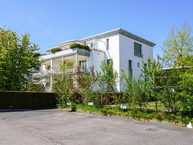 Gediegene 4.5 Zimmerwohnung sucht ruhige Mieter