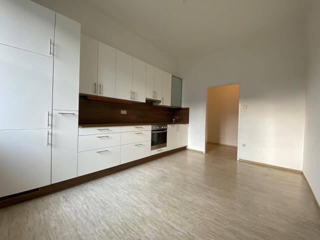 Geeignet als WG oder Familienwohnung!Generalsanierte 3 Raumwohnung mit Einbauküche neben der JKU