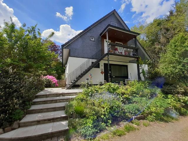 Gefühlt wie ein Bungalow mit Garten! Ein Idyll für die Familie! 4 Zi. Erdgeschoss ETW Erbbaurecht!