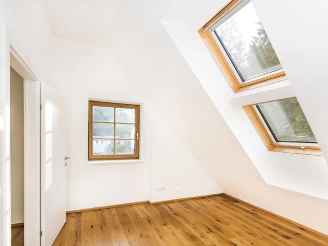 Geförderte, unbefristete Wohnung mit schönem Grünblick und Balkon