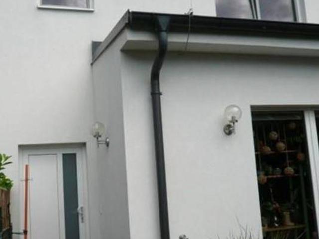 Gekoppeltes Stadthaus mit Eigengarten, Ruhelage, aktuell vermietet