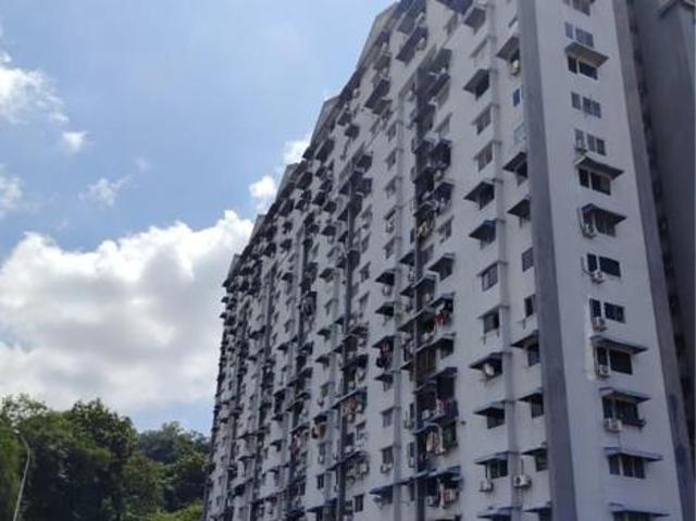 Gelugor Taman Utama Apartment Windy Nice Renovated Unit