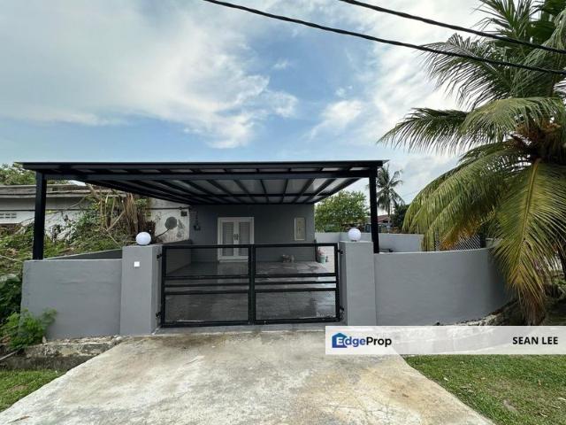 Gelang Patah Single storey corner for