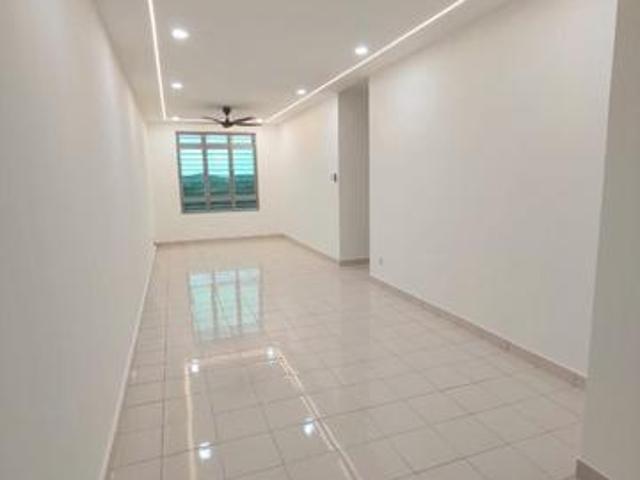 Gelang Patah Apartment Below Market PriceKawasan Baik Ada LiftGuard