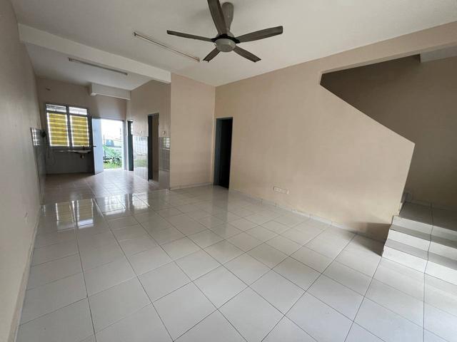 Gelang Patah Nusantara Prima 2 Storey House 18x65 New Paint Near Tuas