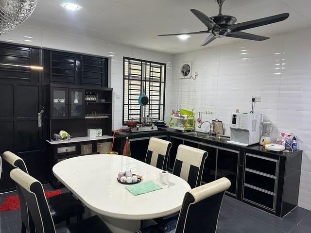 Gelang patah nusaria corner lot fully furnished