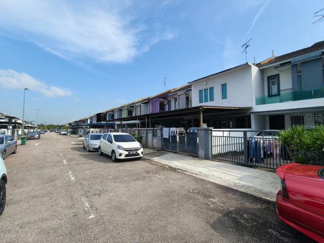 Gelang Patah Taman Nusa Bayu Jalan Bayu Double Storey Terrace House