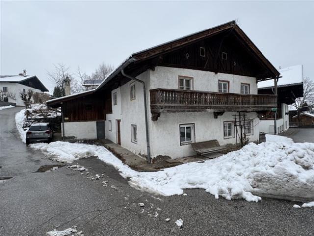 Gelegenheit Ehemaliges Bauernhaus zum Renovieren im Dorfkern !