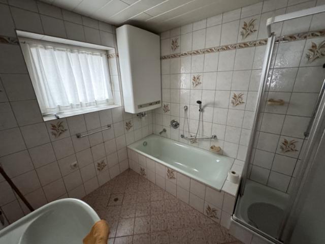 Gelegenheit: Ehemaliges Bauernhaus zum Renovieren im Dorfkern!