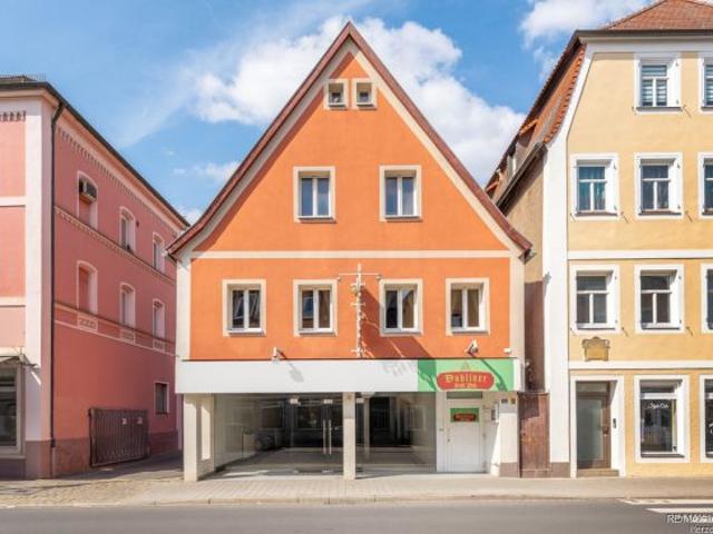 Gelegenheit für Kapitalanleger Geschäftshaus mit Einzelhandelsfläche und Gastrobetrieb zum Kauf