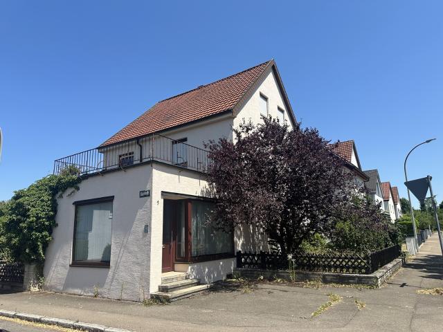 Gelegenheit! Nach Kauf frei! 1 2 Familienhaus mit zusätzlicher Ladeneinheit oder mehr Wohnraum!