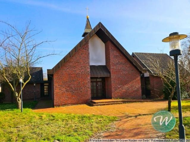 Gelegenheit Nr. 34 Saalbau/ Kirche auf parkähnlichem Grundstück in Friedland MV