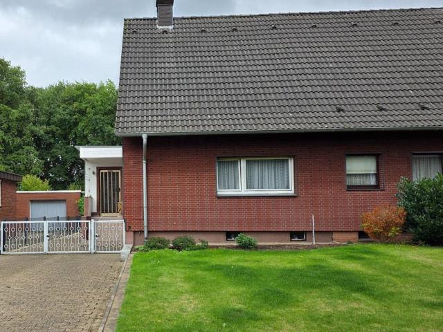 Gelegenheit schöne Doppelhaushälfte mit großem Kaufgrundstück