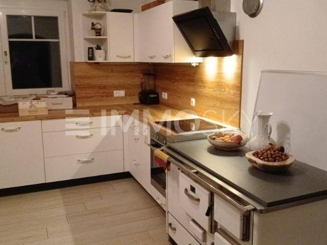 Rarität: Modernisierter Hof mit über 10.000 m² Land!