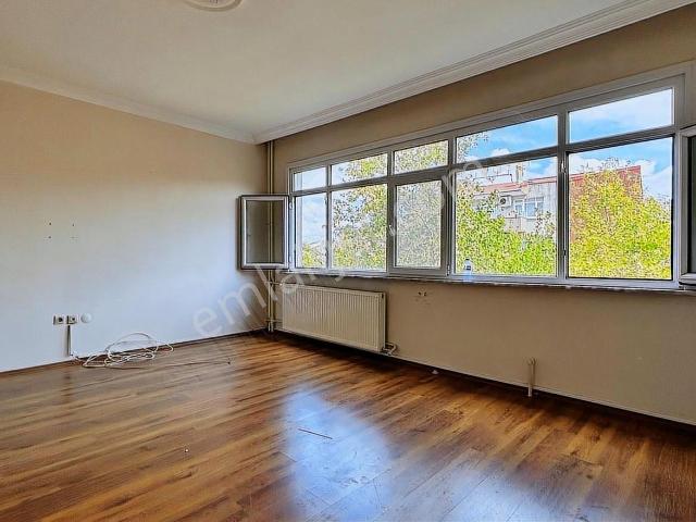 Gelişim Emlak`tan Merkezi Lokasyonda,ara Kat,aydınlık 2+1, 85m²