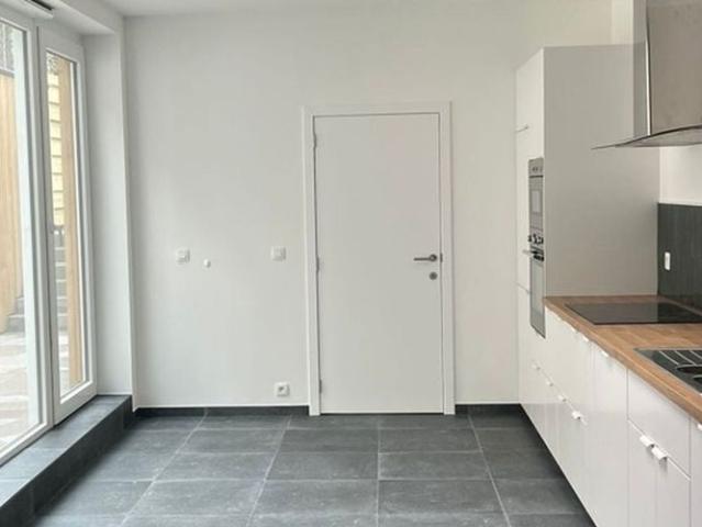 Gelijkvloers app. te huur in Engis voor € 875 met 2 slaapkamers