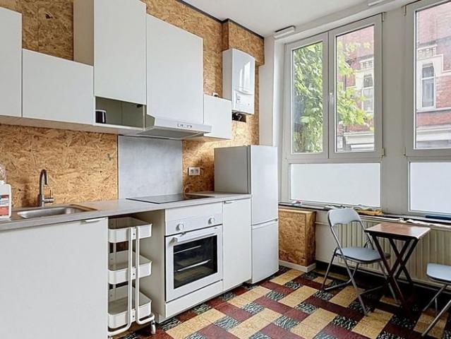 Gelijkvloers app. te huur in Liège voor € 600 met 1 slaapkamer