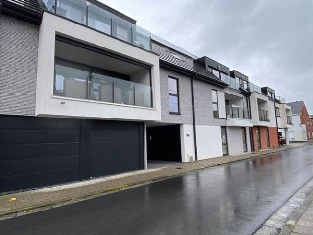 Gelijkvloers app. te huur in Sleidinge voor € 900 met 2 slaapkamers