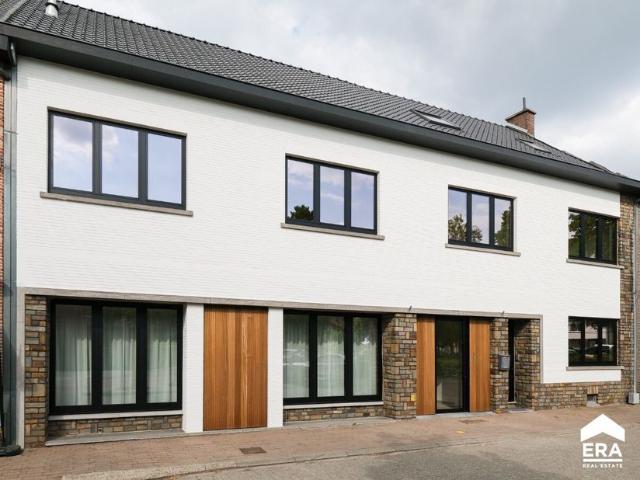 Gelijkvloers app. te koop voor 425000 euro met 3 slaapkamers