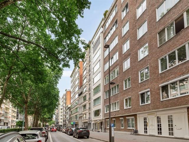Gelijkvloers app. te koop voor 285000 euro met 2 slaapkamers